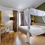 Paradise Island 5*