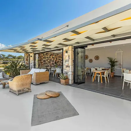 Готель Paradise Island 5*