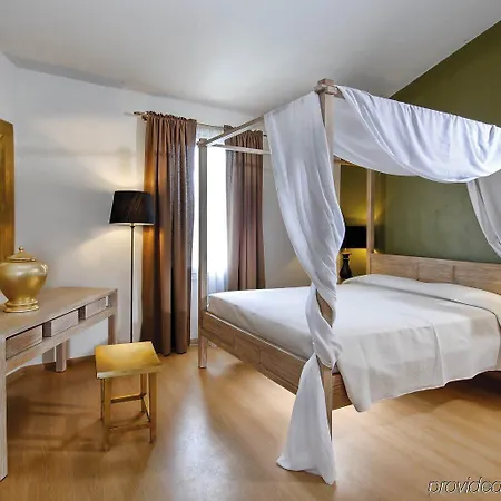 Paradise Island 5*
